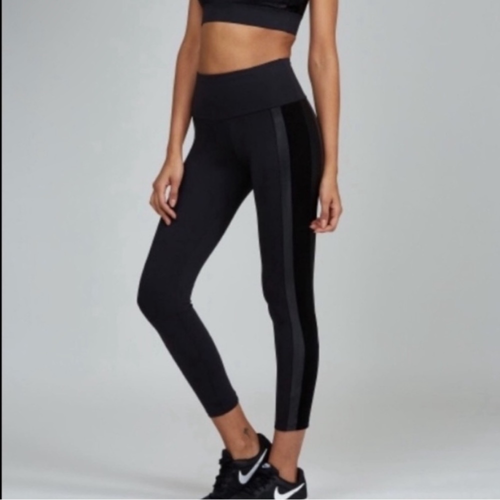 NOLI Black Leggings Size M